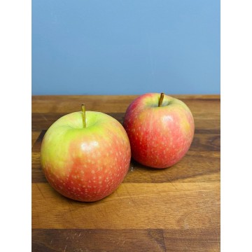 Apples- Pink Lady each